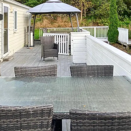 2 Bedroom Cozy In Lindesnes