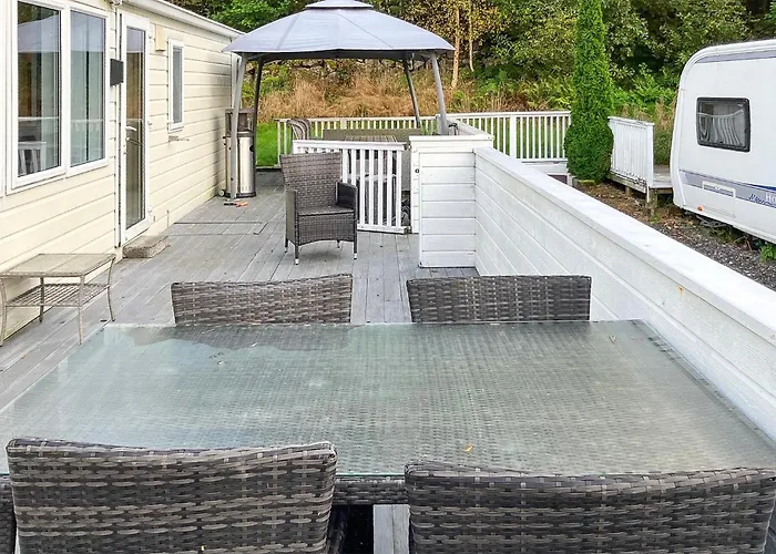 2 Bedroom Cozy In Lindesnes