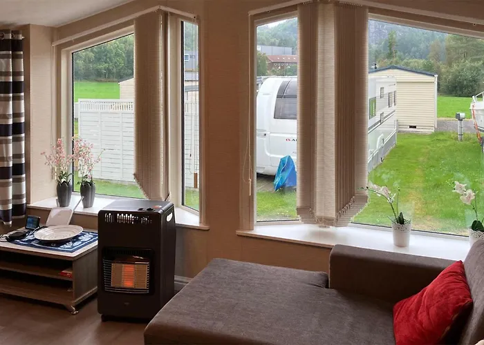 2 Bedroom Cozy In Lindesnes *