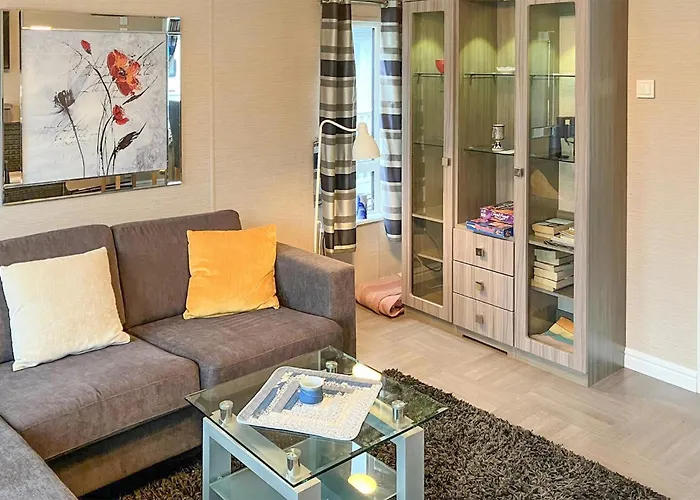 2 Bedroom Cozy In Lindesnes Spangereid